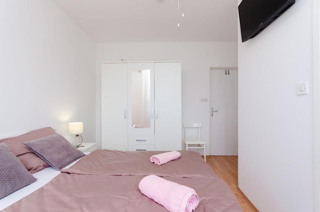 Apartments And Rooms Bianca Barbat na Rabu Habitación foto