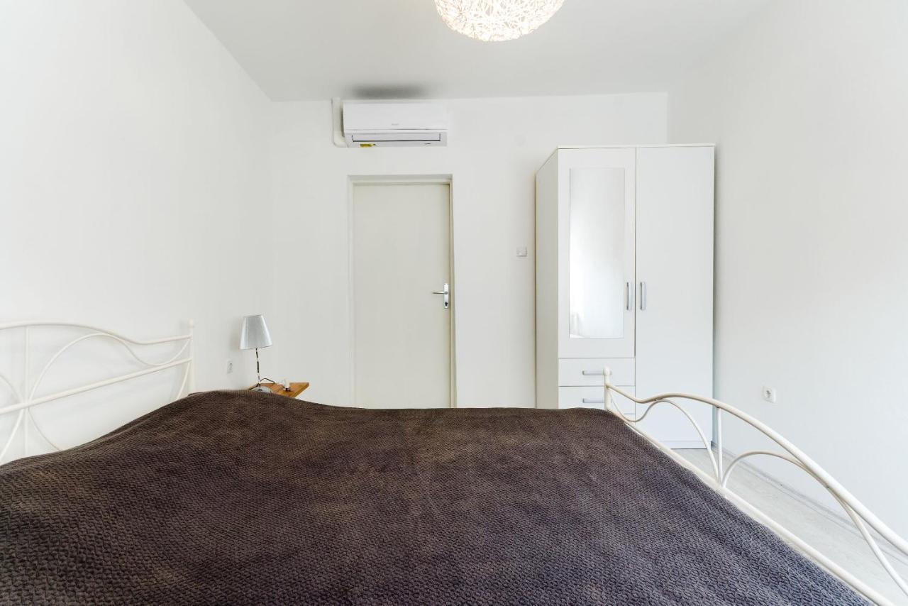 Apartments And Rooms Bianca Barbat na Rabu Exterior foto