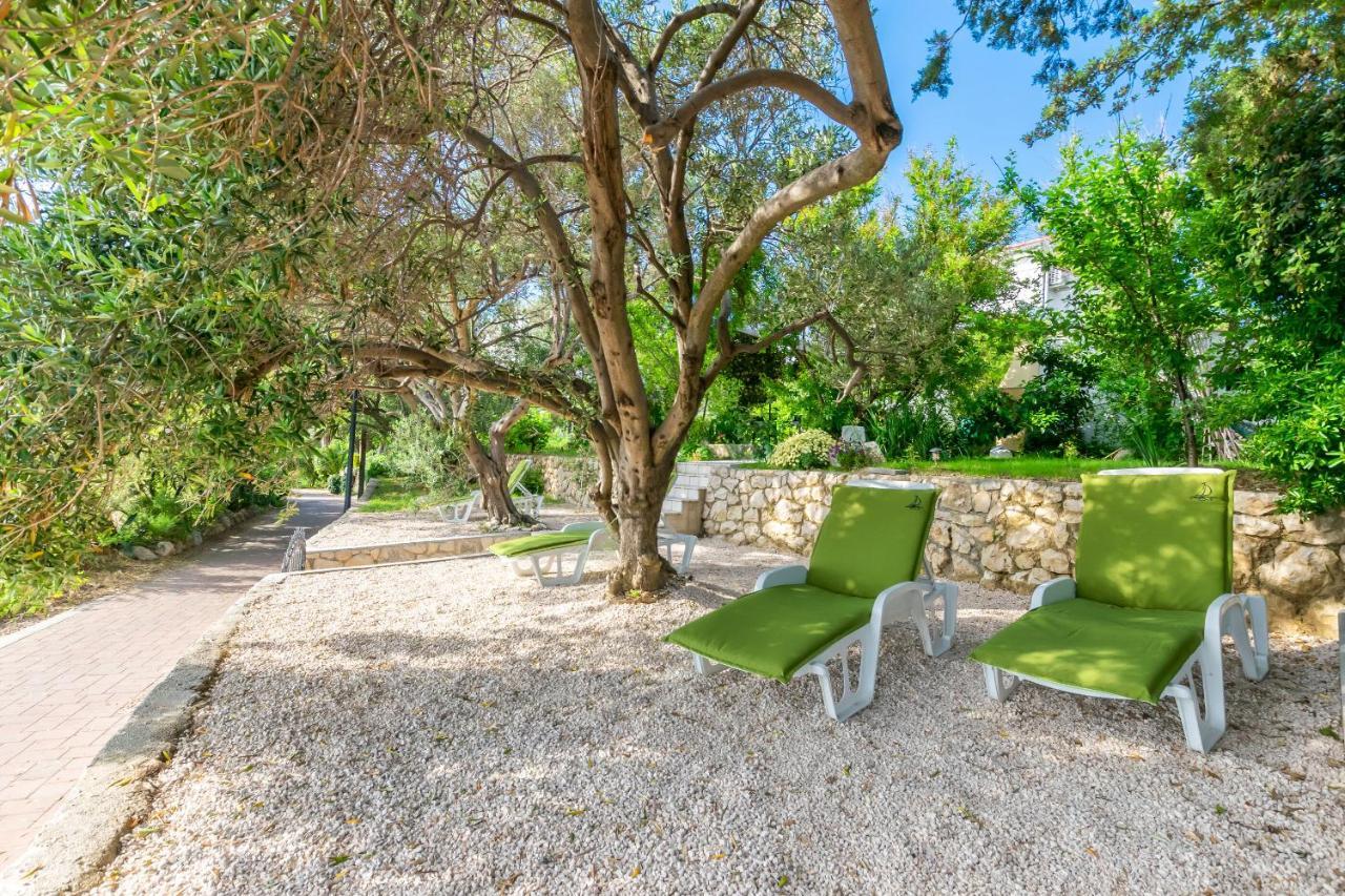 Apartments And Rooms Bianca Barbat na Rabu Exterior foto